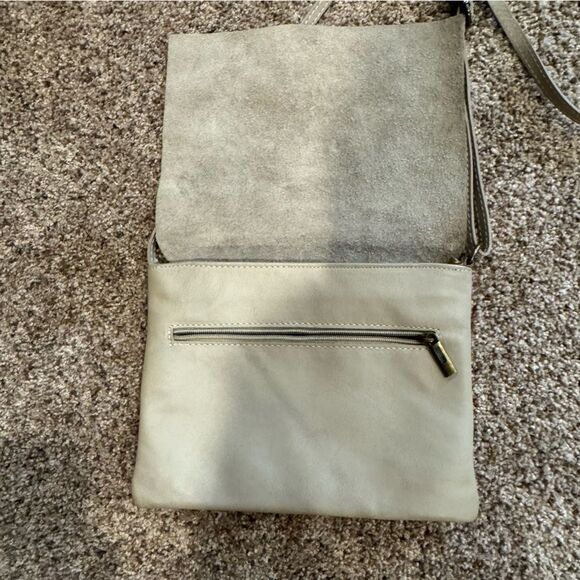 Cream Italian Leather Envelope Flap Crossbody Purse. - Picture 3 of 10